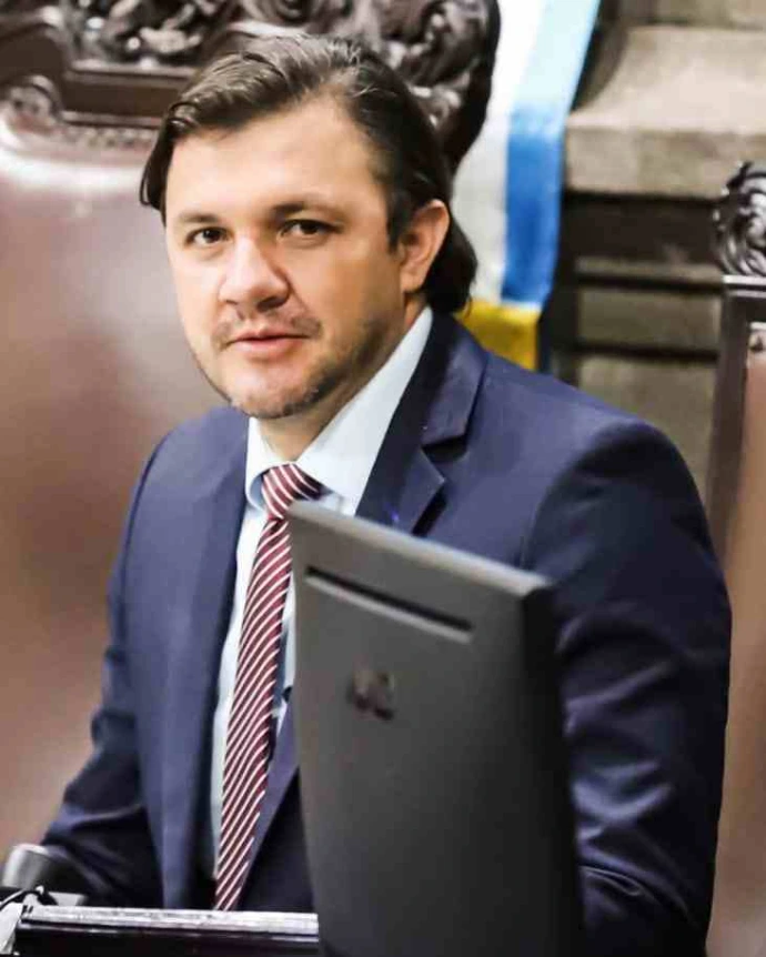 Diputado Douglas Rivero